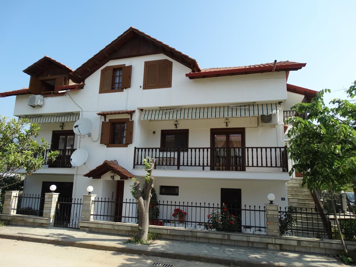 Christakos Apartments เนอาวรัสนา ภายนอก รูปภาพ